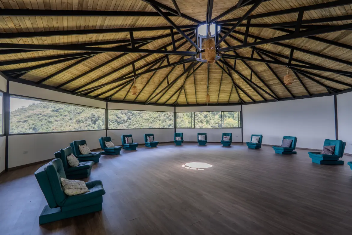 harmonica retreat location medellin colombia maloka